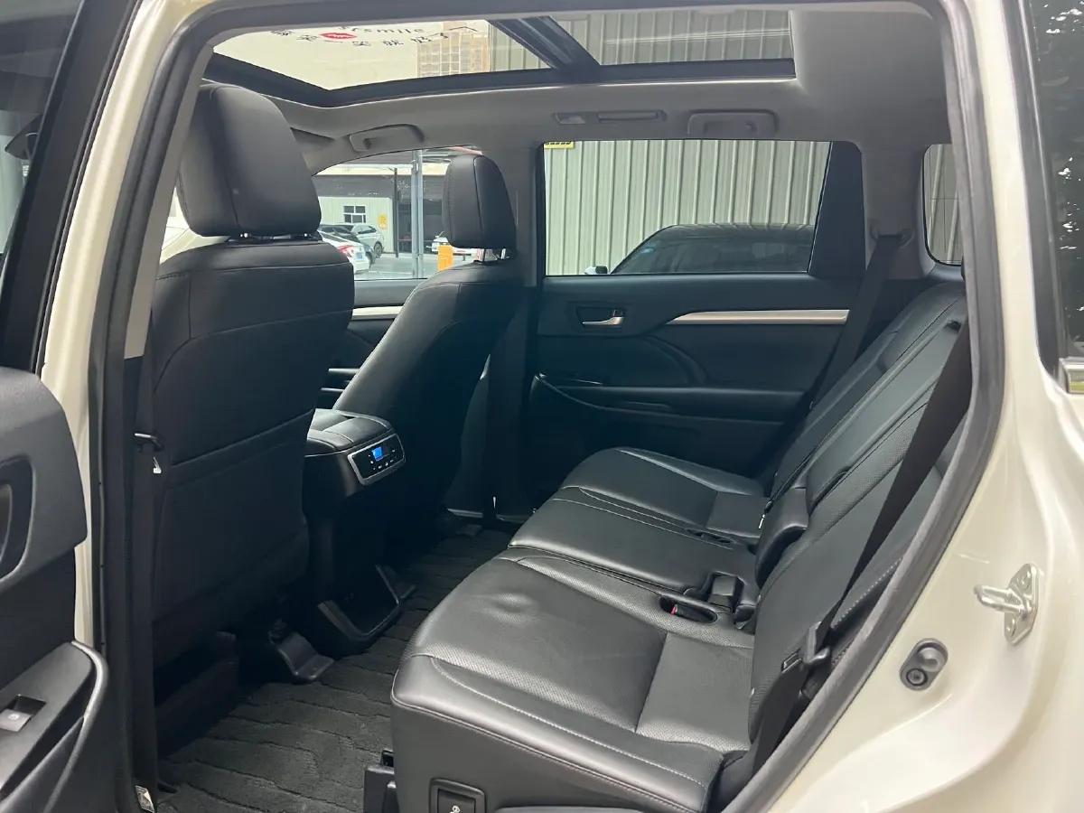 2018 Toyota Highlander 2.0T 220HP L4 6AT,autocango,china used car exporter,china ev exporter,chinese used car exporter,chinese used ev exporter