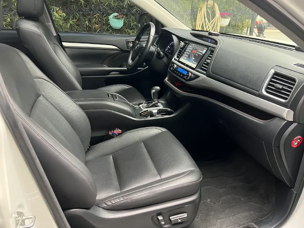 2018 Toyota Highlander 2.0T 220HP L4 6AT,autocango,china used car exporter,china ev exporter,chinese used car exporter,chinese used ev exporter