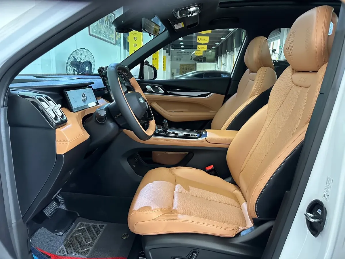 2025 Geely StarRay 1.5T 181HP L4 7DCT,autocango,china used car exporter,china ev exporter,chinese used car exporter,chinese used ev exporter