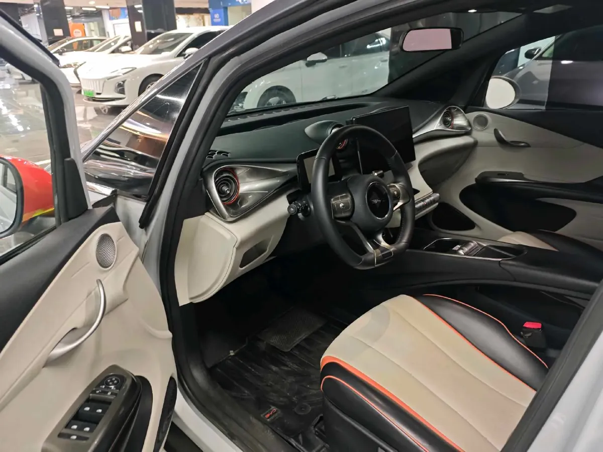 2021 Ford Escort 1.5L 122HP L3 6AT,autocango,china used car exporter,china ev exporter,chinese used car exporter,chinese used ev exporter