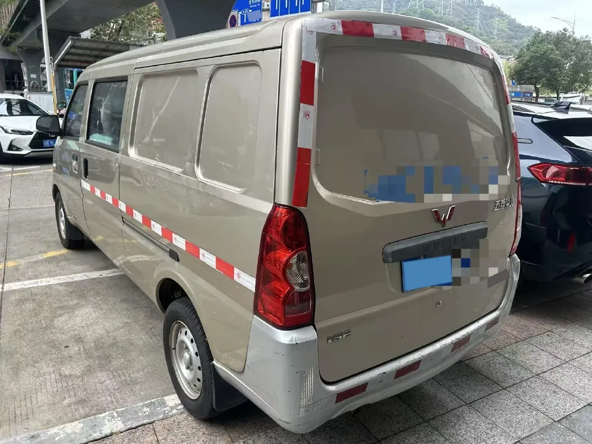 2012 WuLing RongGuang 1.5L 107HP L4 5MT,autocango,china used car exporter,china ev exporter,chinese used car exporter,chinese used ev exporter