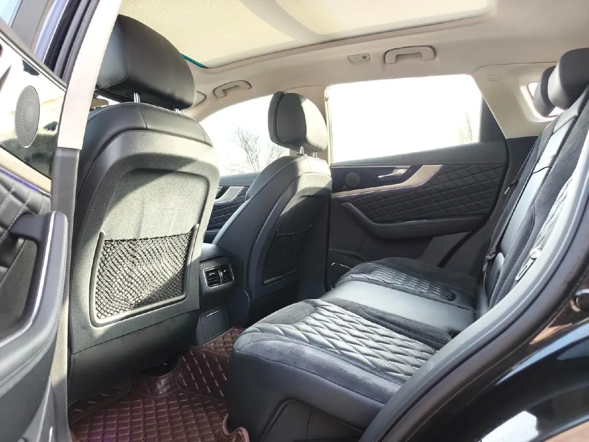 2022 HongQi HS5 2.0T 224HP L4 6AT,autocango,china used car exporter,china ev exporter,chinese used car exporter,chinese used ev exporter