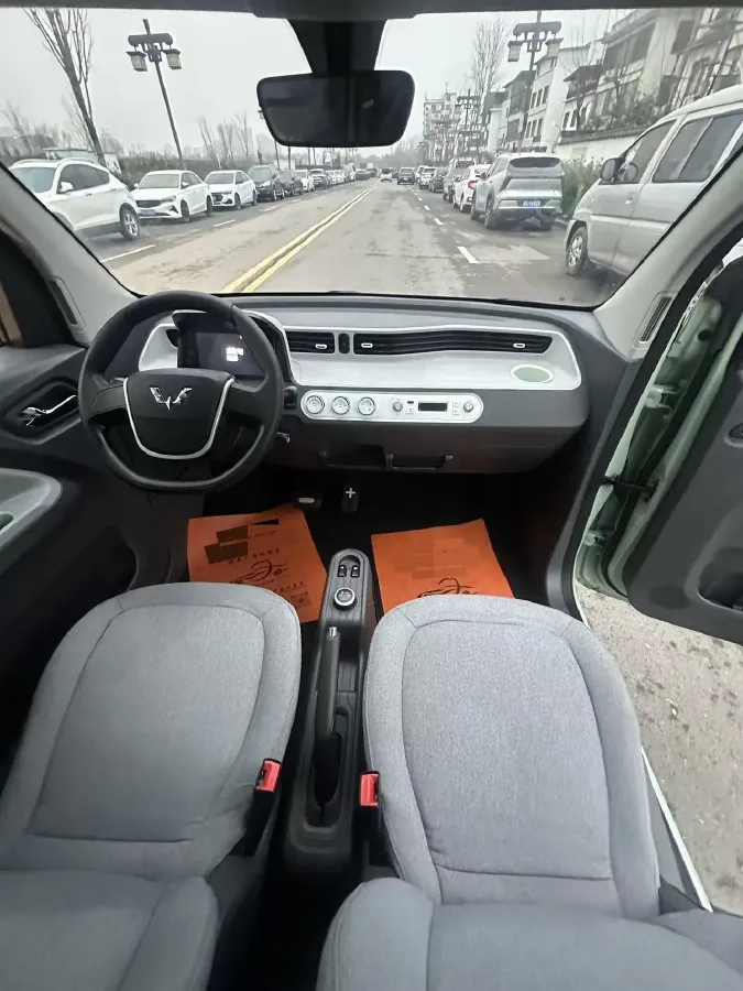 2021 WuLing HongGuang MINI EV BEV 13.8KWH,autocango,china used car exporter,china ev exporter,chinese used car exporter,chinese used ev exporter