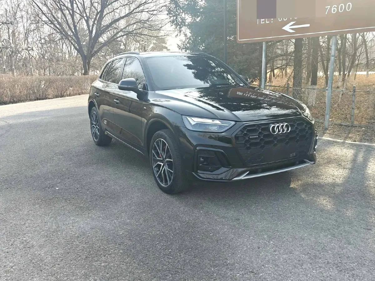 2025 Audi Q5L 2.0T 190HP L4 7DCT,autocango,china used car exporter,china ev exporter,chinese used car exporter,chinese used ev exporter