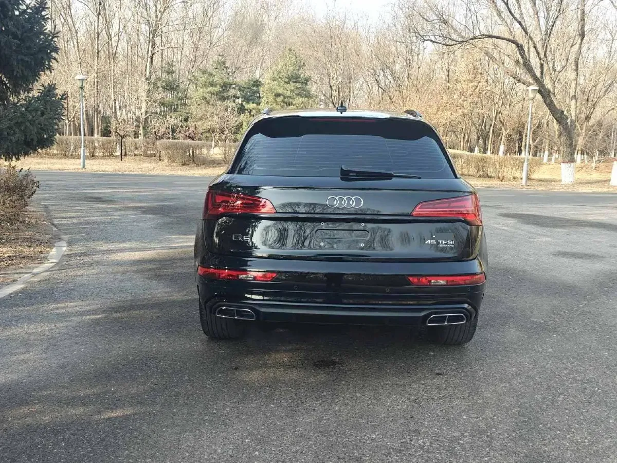 2025 Audi Q5L 2.0T 190HP L4 7DCT,autocango,china used car exporter,china ev exporter,chinese used car exporter,chinese used ev exporter