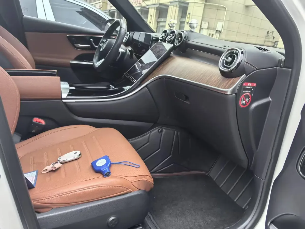 2023 Mercedes-Benz GLC Class 2.0T 258HP L4 9AT,autocango,china used car exporter,china ev exporter,chinese used car exporter,chinese used ev exporter