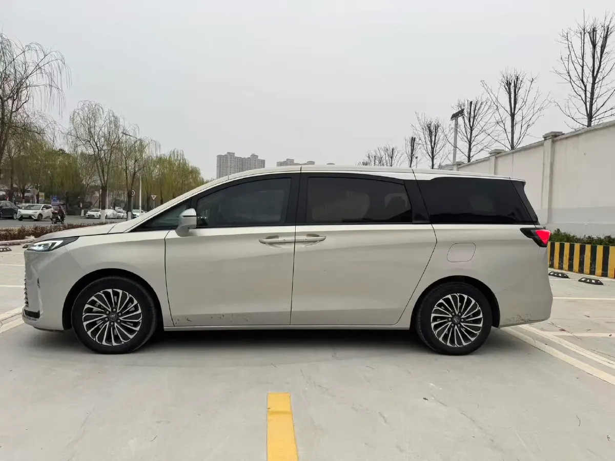 2025 Buick GL8 1.5T 180HP L4 2DHT PHEV,autocango,china used car exporter,china ev exporter,chinese used car exporter,chinese used ev exporter