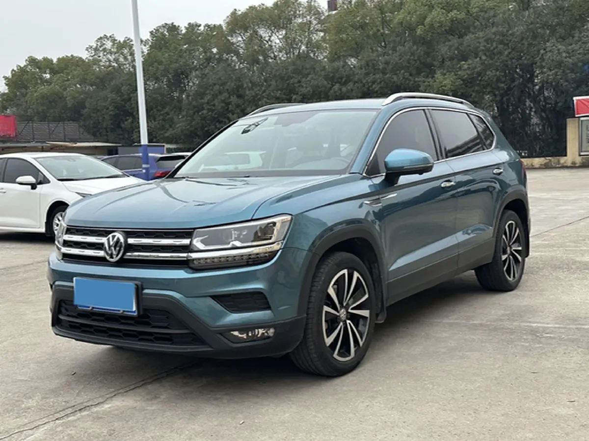 2019 MINI MINI 1.5T 102HP L3 7DCT,autocango,china used car exporter,china ev exporter,chinese used car exporter,chinese used ev exporter