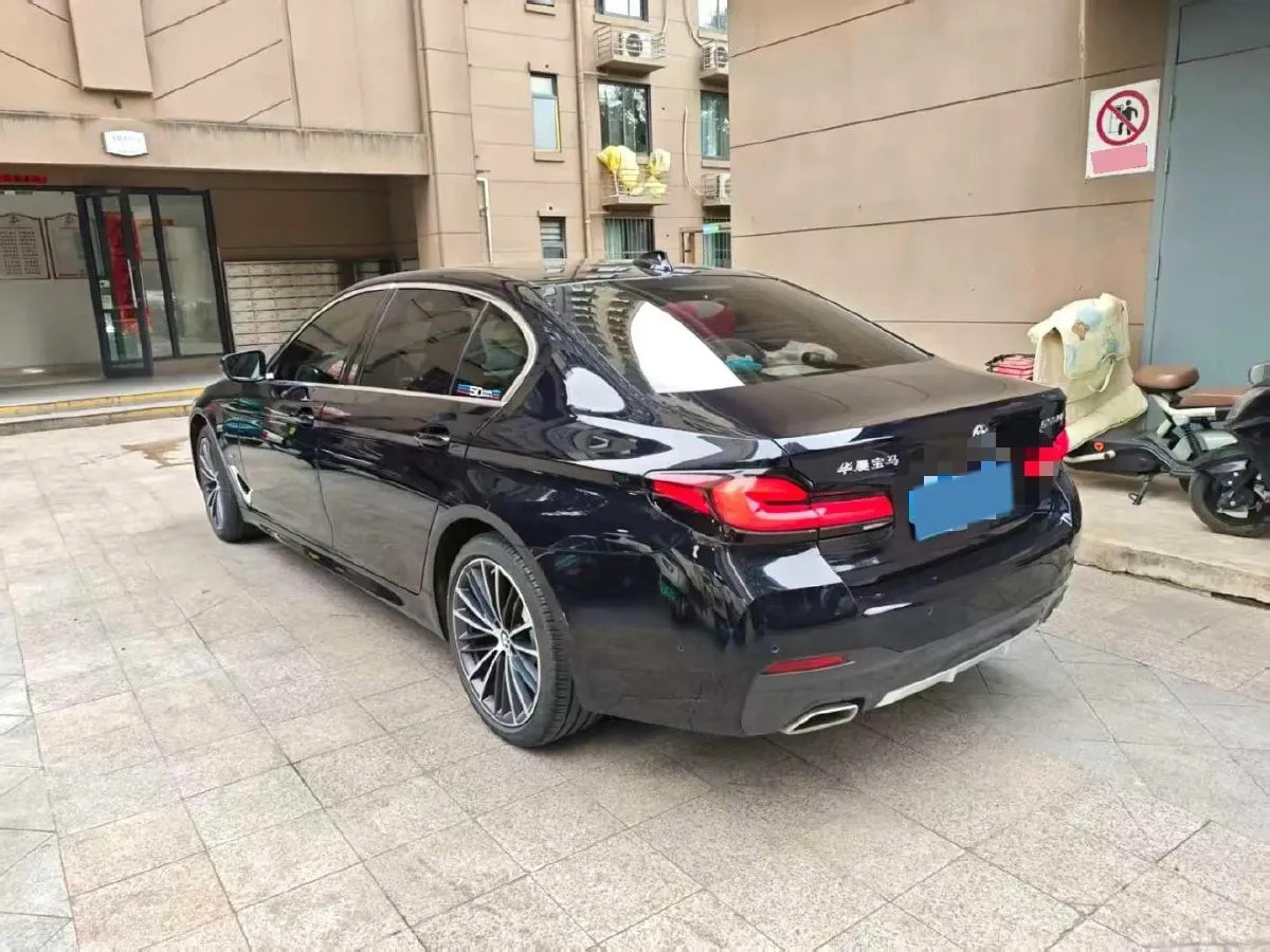 2023 BMW 5 Series 2.0T 245HP L4 8AT,autocango,china used car exporter,china ev exporter,chinese used car exporter,chinese used ev exporter