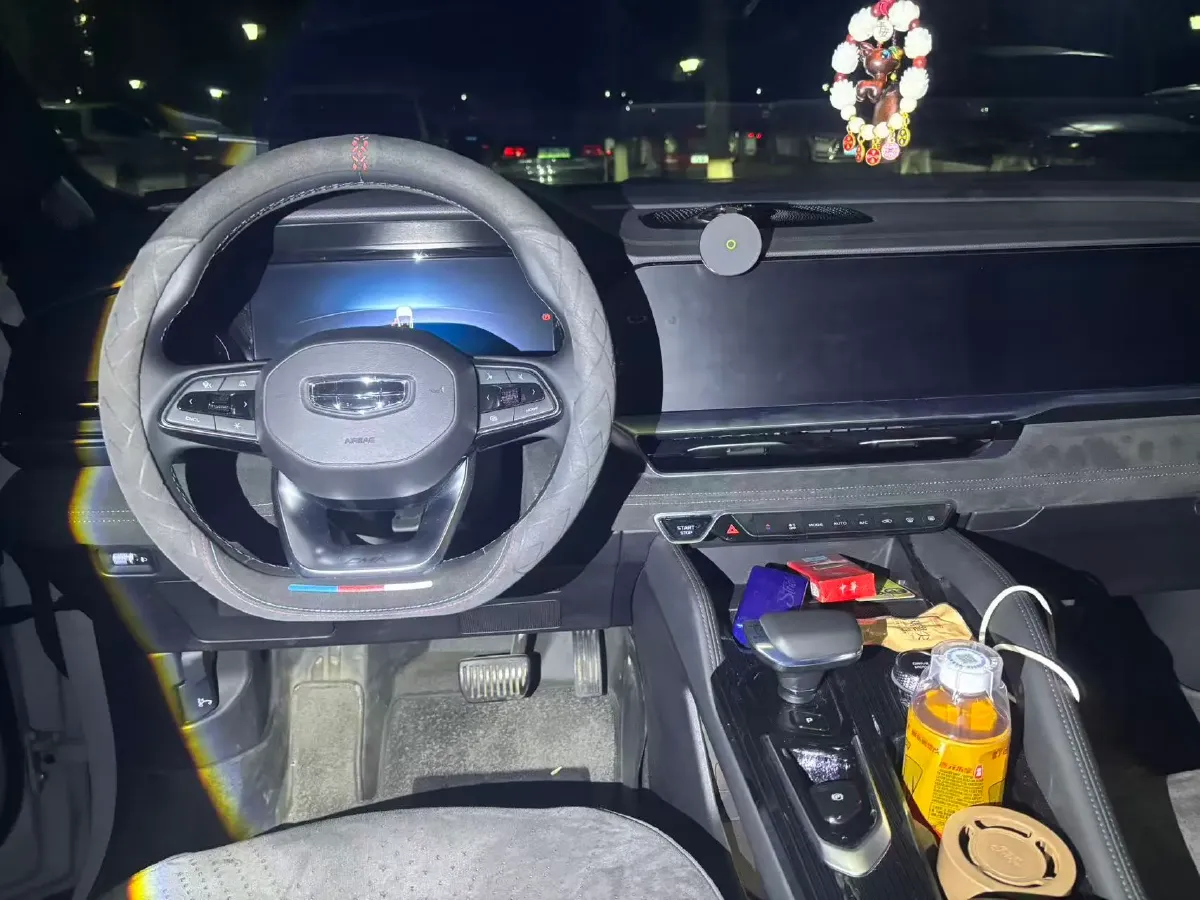 2024 Geely Monjaro 2.0T 238HP L4 8AT,autocango,china used car exporter,china ev exporter,chinese used car exporter,chinese used ev exporter