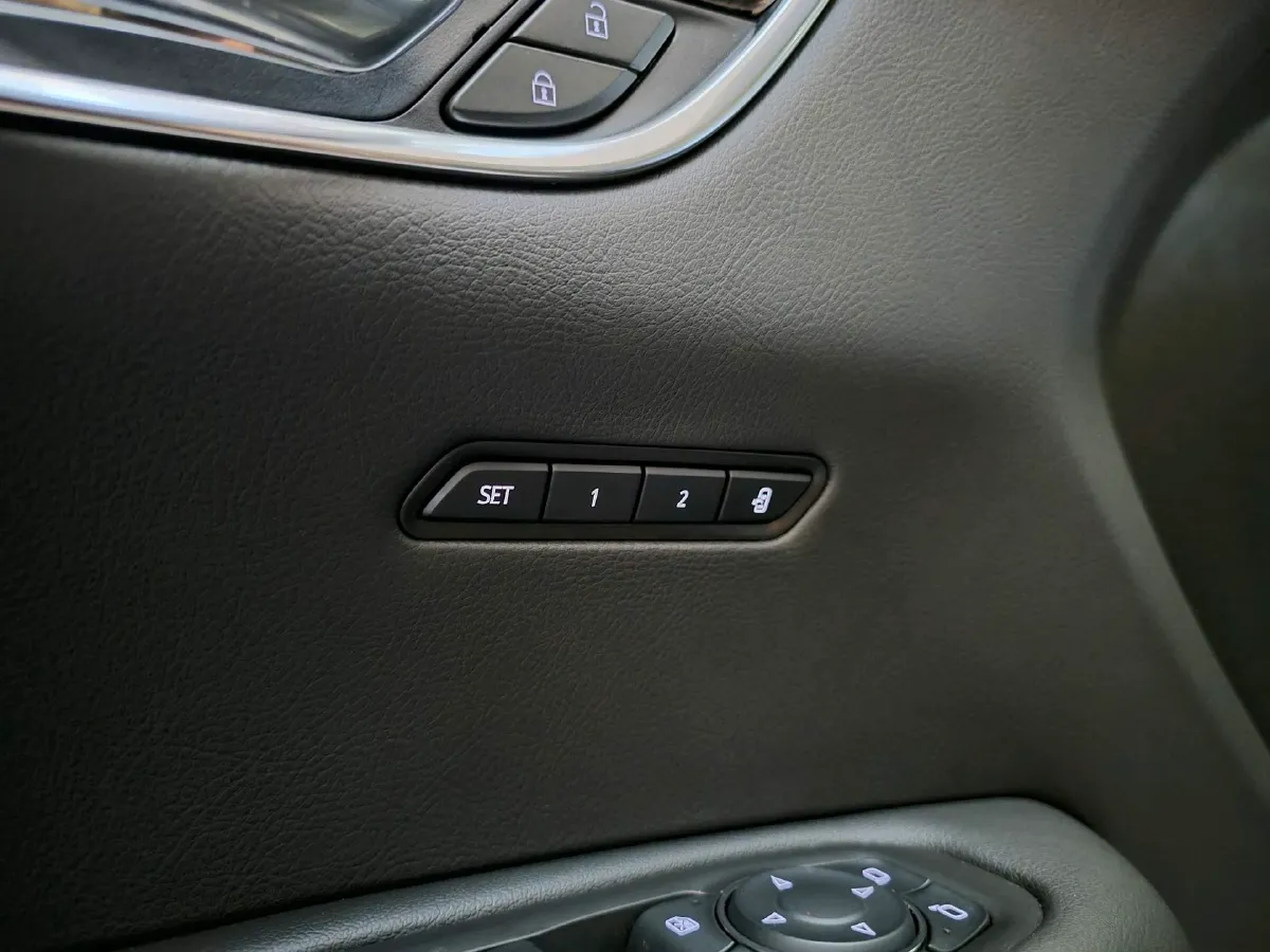 2022 Cadillac XT6 2.0T 237HP L4 9AT,autocango,china used car exporter,china ev exporter,chinese used car exporter,chinese used ev exporter