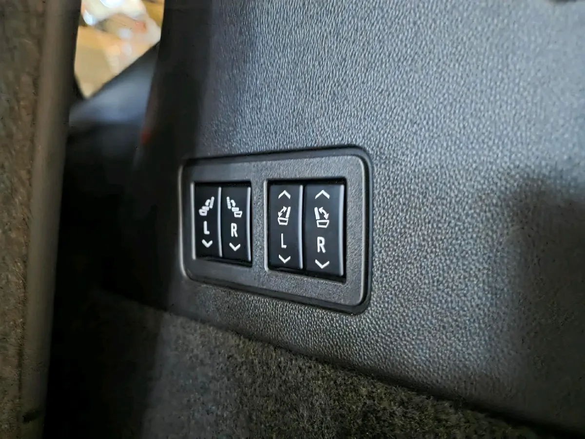 2022 Cadillac XT6 2.0T 237HP L4 9AT,autocango,china used car exporter,china ev exporter,chinese used car exporter,chinese used ev exporter