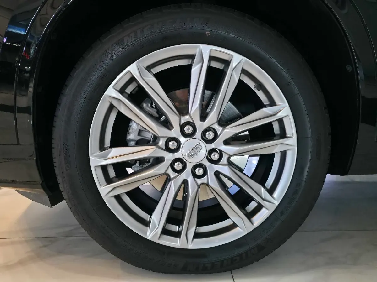 2022 Cadillac XT6 2.0T 237HP L4 9AT,autocango,china used car exporter,china ev exporter,chinese used car exporter,chinese used ev exporter