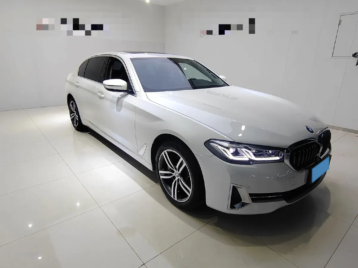 2022 BMW 5 Series 2.0T 252HP L4 8AT,autocango,china used car exporter,china ev exporter,chinese used car exporter,chinese used ev exporter