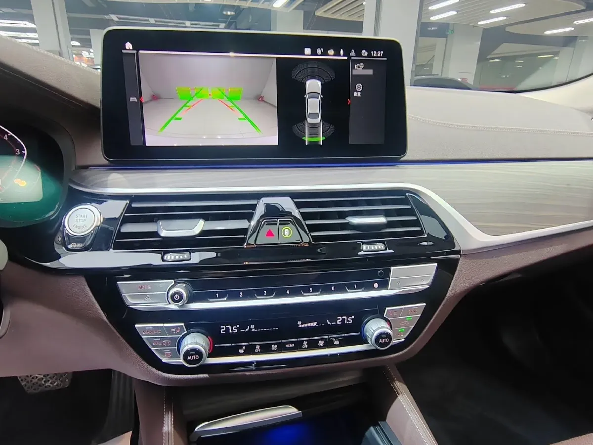 2022 BMW 5 Series 2.0T 252HP L4 8AT,autocango,china used car exporter,china ev exporter,chinese used car exporter,chinese used ev exporter