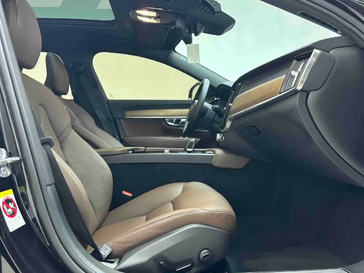 2025 Volvo S90 2.0T 250HP L4 8AT,autocango,china used car exporter,china ev exporter,chinese used car exporter,chinese used ev exporter