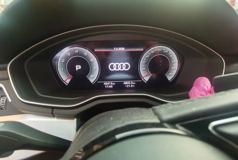 2023 Audi A4L 2.0T 190HP L4 7DCT,autocango,china used car exporter,china ev exporter,chinese used car exporter,chinese used ev exporter