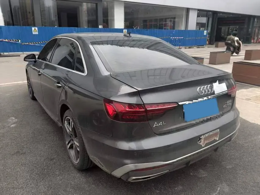 2023 Audi A4L 2.0T 190HP L4 7DCT,autocango,china used car exporter,china ev exporter,chinese used car exporter,chinese used ev exporter