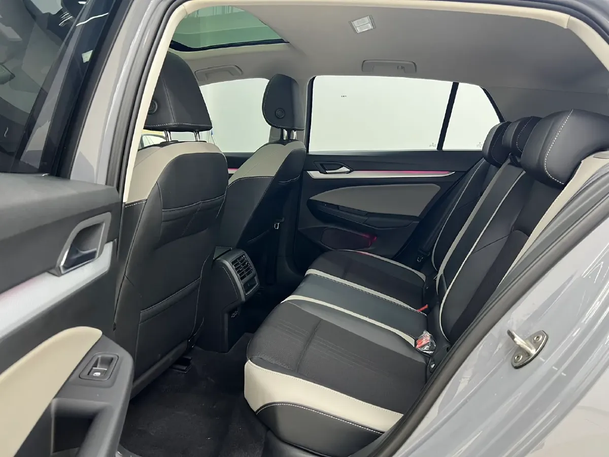 2023 Volkswagen Golf 1.4T 150HP L4 7DCT,autocango,china used car exporter,china ev exporter,chinese used car exporter,chinese used ev exporter