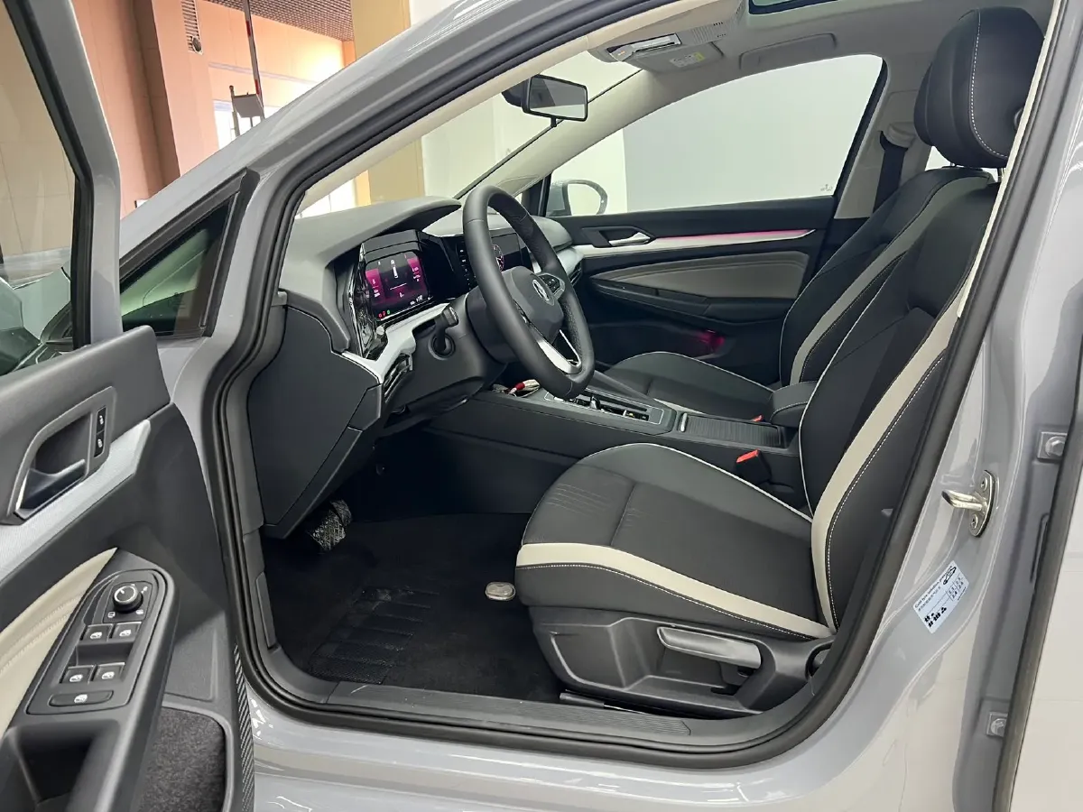 2023 Volkswagen Golf 1.4T 150HP L4 7DCT,autocango,china used car exporter,china ev exporter,chinese used car exporter,chinese used ev exporter