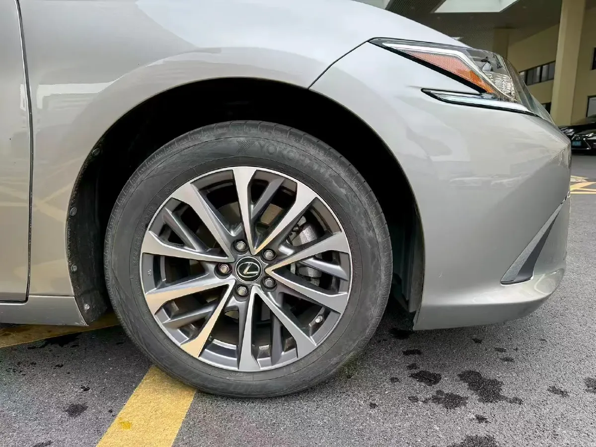 2022 Lexus ES 2.0L 173HP L4 CVT,autocango,china used car exporter,china ev exporter,chinese used car exporter,chinese used ev exporter