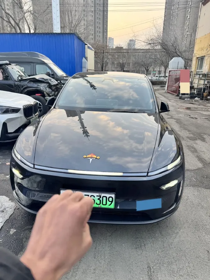 2025 Tesla Model Y BEV 62.5KWH,autocango,china used car exporter,china ev exporter,chinese used car exporter,chinese used ev exporter