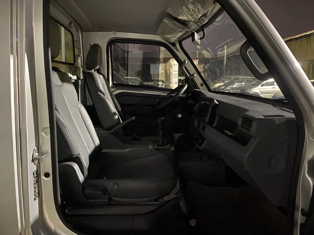 2023 WuLing Loong Truck 2.0L 136HP L4 5MT,autocango,china used car exporter,china ev exporter,chinese used car exporter,chinese used ev exporter