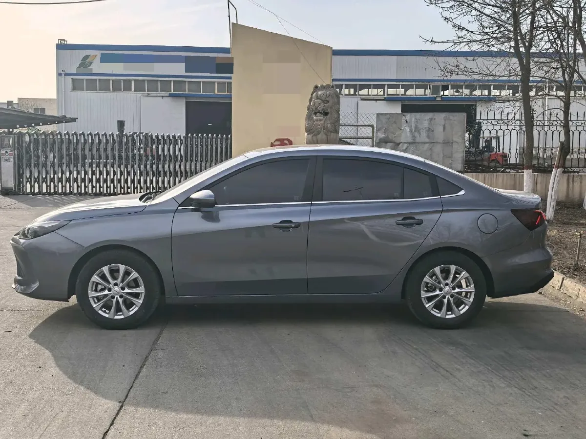 2026 Roewe i5 1.5L 129HP L4 CVT,autocango,china used car exporter,china ev exporter,chinese used car exporter,chinese used ev exporter