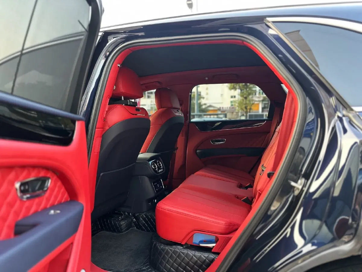 2022 Bentley Bentayga 4.0T 550HP V8 8AT,autocango,china used car exporter,china ev exporter,chinese used car exporter,chinese used ev exporter