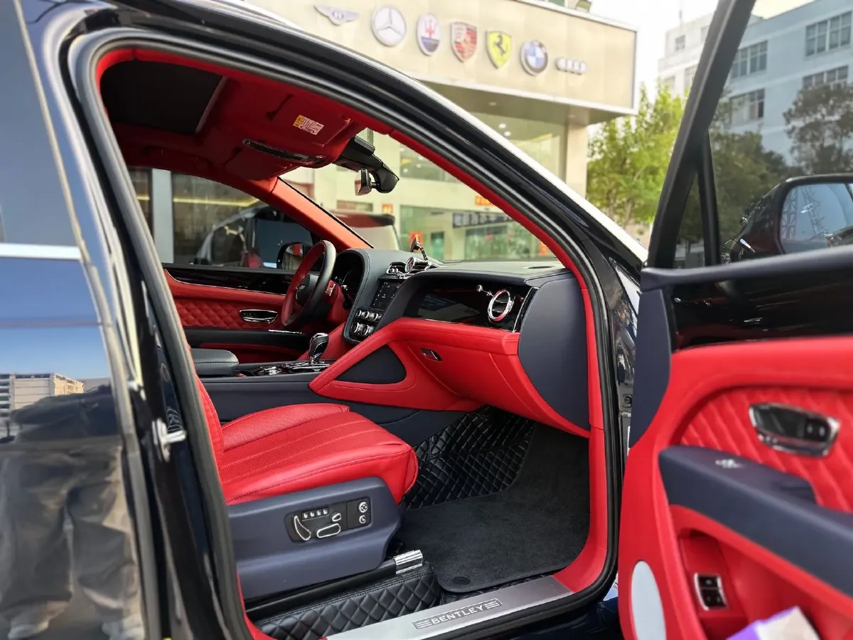 2022 Bentley Bentayga 4.0T 550HP V8 8AT,autocango,china used car exporter,china ev exporter,chinese used car exporter,chinese used ev exporter