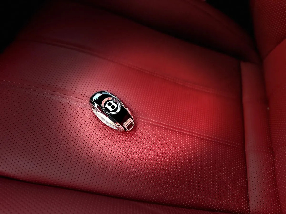 2022 Bentley Bentayga 4.0T 550HP V8 8AT,autocango,china used car exporter,china ev exporter,chinese used car exporter,chinese used ev exporter