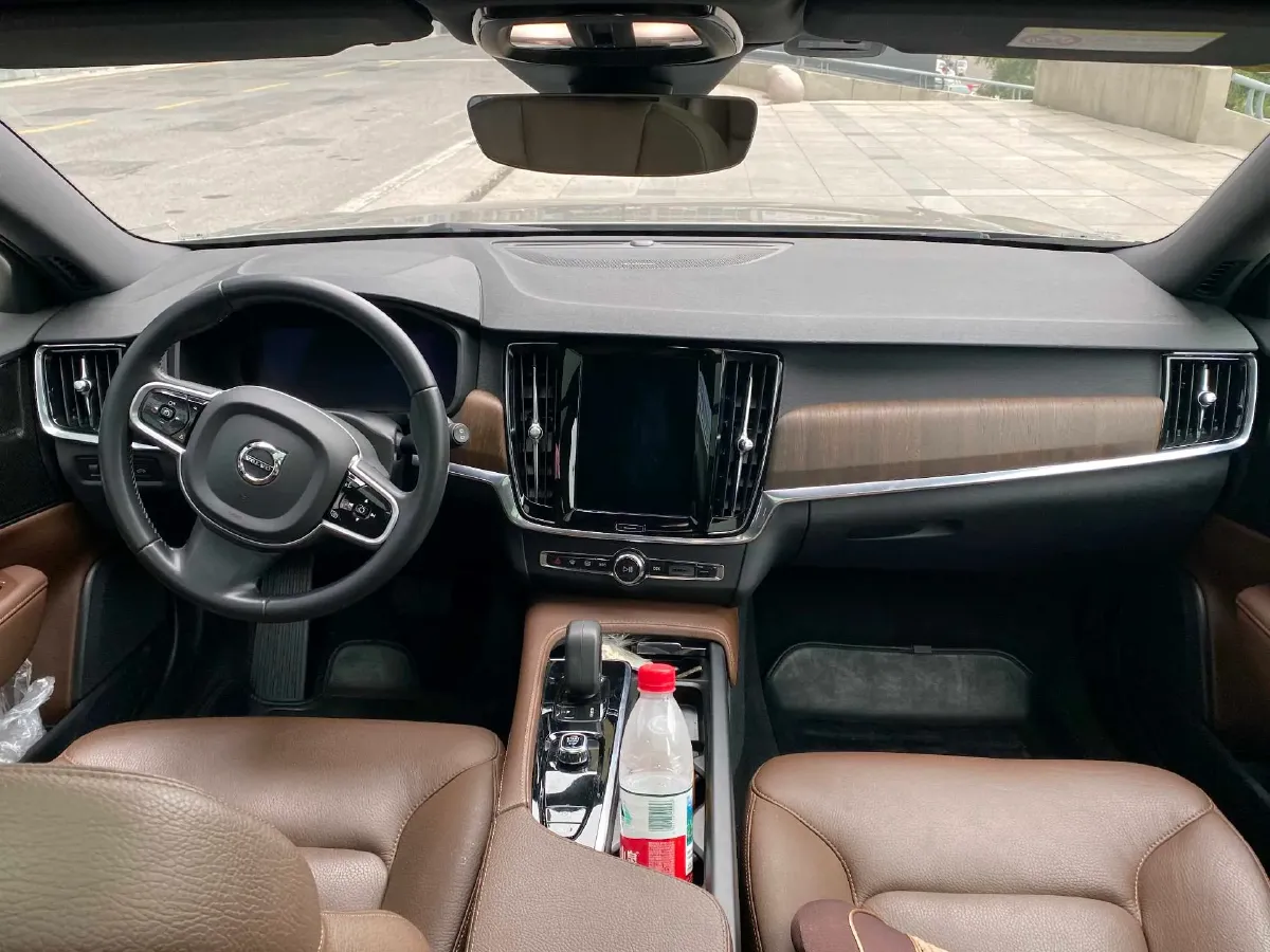 2023 Volvo V90 2.0T 250HP L4 8AT,autocango,china used car exporter,china ev exporter,chinese used car exporter,chinese used ev exporter