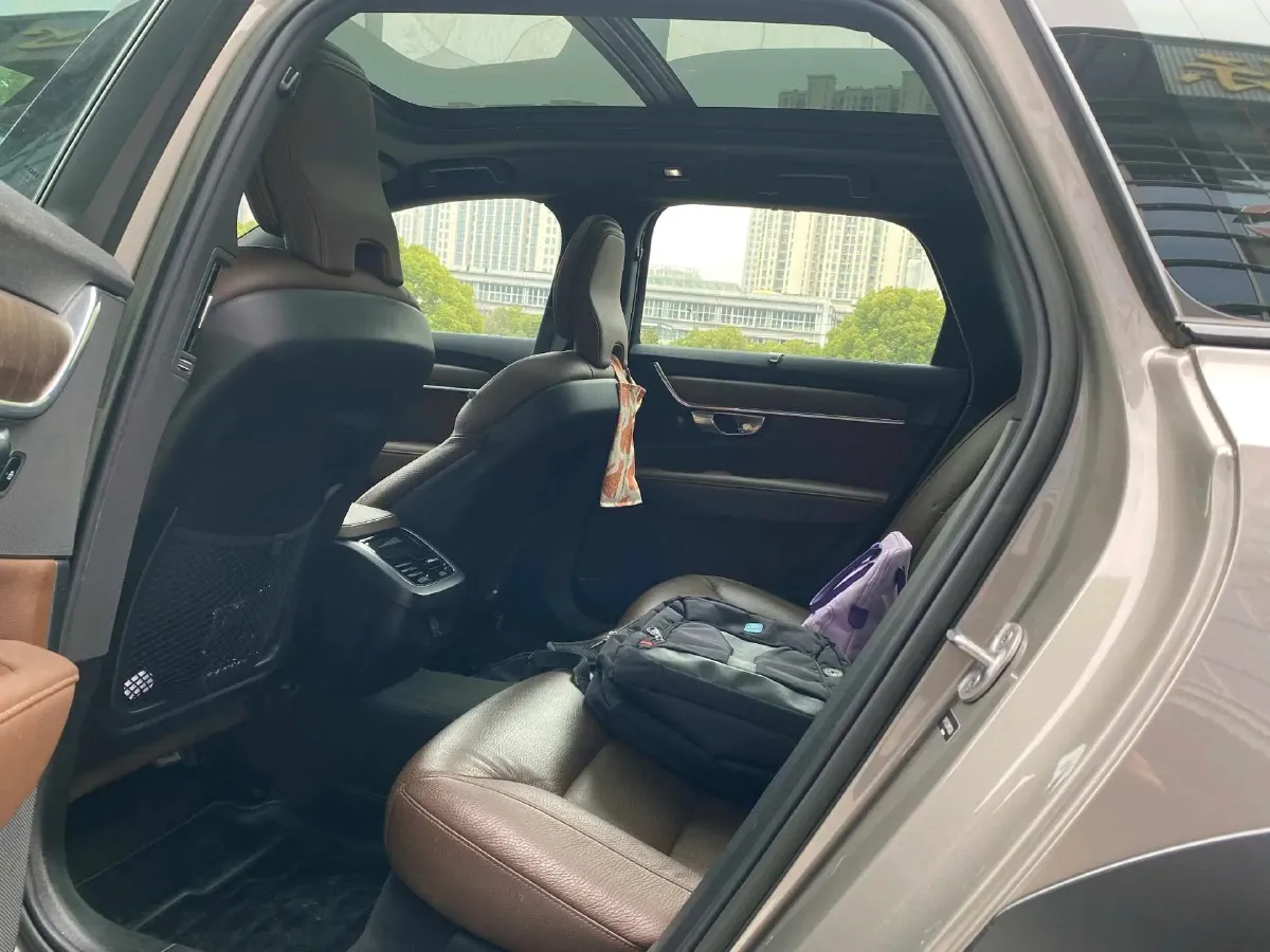 2023 Volvo V90 2.0T 250HP L4 8AT,autocango,china used car exporter,china ev exporter,chinese used car exporter,chinese used ev exporter