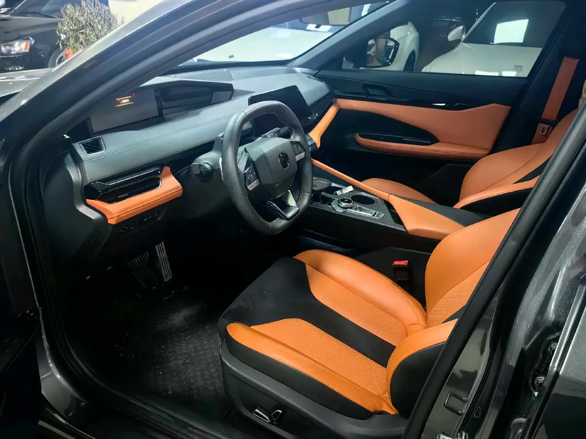 2023 ChangAn UNI-V 1.5T 188HP L4 7DCT,autocango,china used car exporter,china ev exporter,chinese used car exporter,chinese used ev exporter