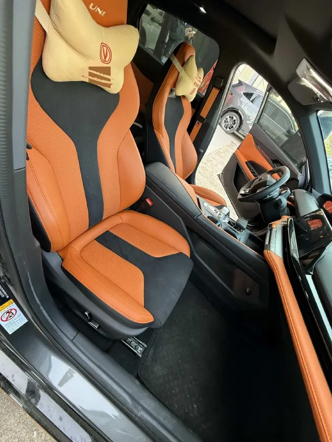 2023 ChangAn UNI-V 1.5T 188HP L4 7DCT,autocango,china used car exporter,china ev exporter,chinese used car exporter,chinese used ev exporter