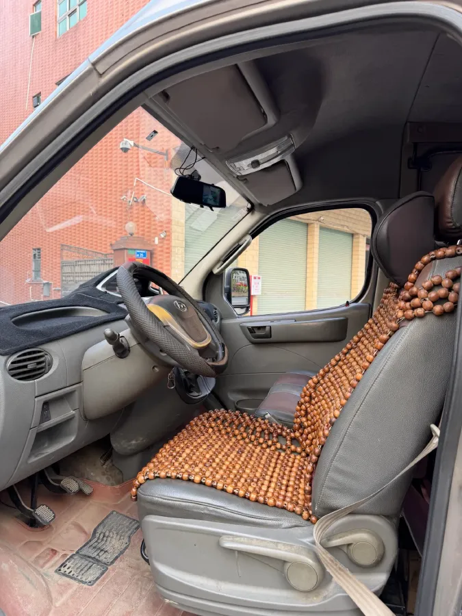 2016 MAXUS XinTu V80 2.5T 136HP L4 6MT,autocango,china used car exporter,china ev exporter,chinese used car exporter,chinese used ev exporter