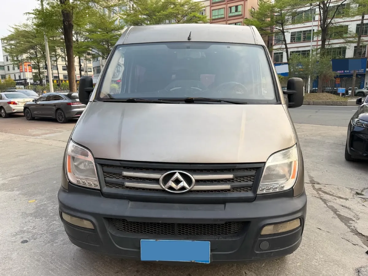 2016 MAXUS XinTu V80 2.5T 136HP L4 6MT,autocango,china used car exporter,china ev exporter,chinese used car exporter,chinese used ev exporter