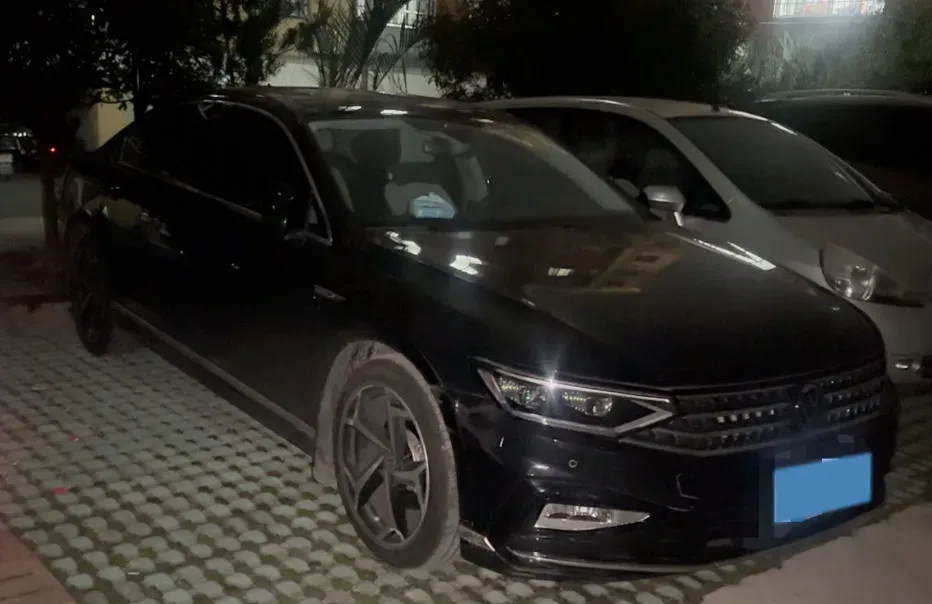 2023 Volkswagen Magotan 2.0T 186HP L4 7DCT,autocango,china used car exporter,china ev exporter,chinese used car exporter,chinese used ev exporter