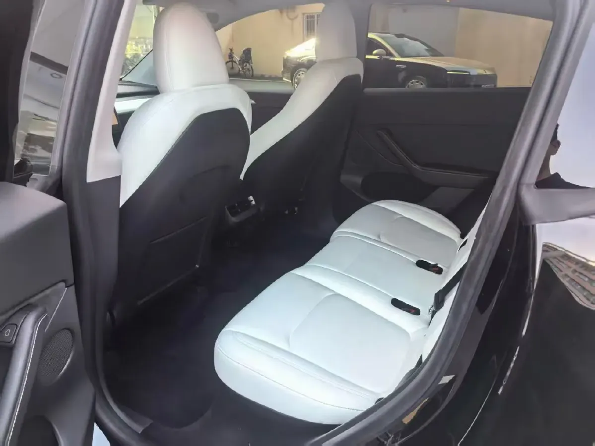 2022 Tesla Model Y BEV 60KWH,autocango,china used car exporter,china ev exporter,chinese used car exporter,chinese used ev exporter