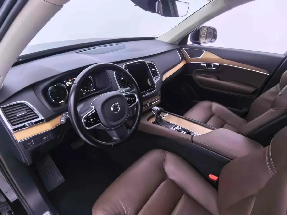 2019 Volvo XC90 2.0T 254HP L4 8AT,autocango,china used car exporter,china ev exporter,chinese used car exporter,chinese used ev exporter