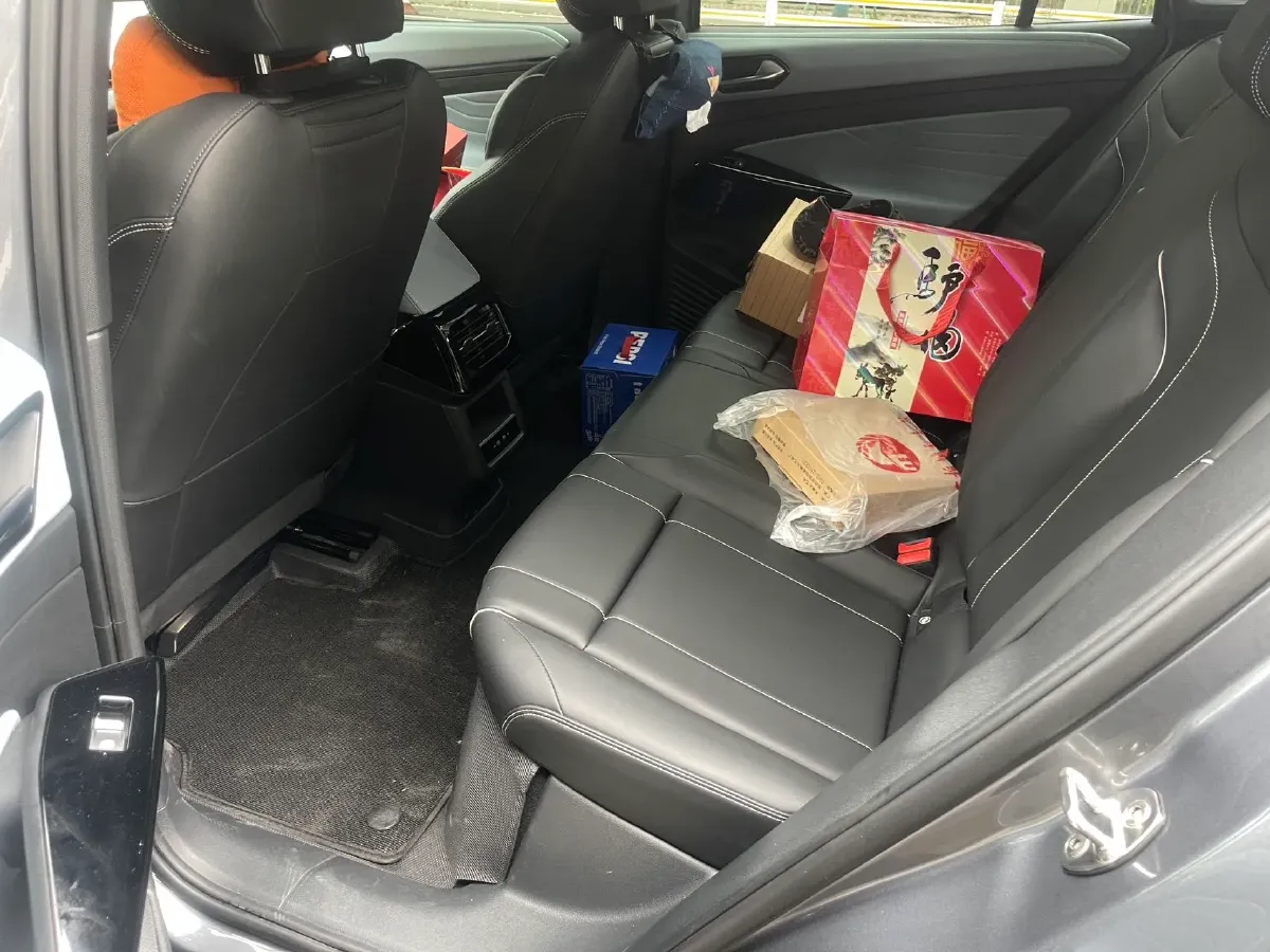 2025 Volkswagen ID.4 X BEV 52.8KWH,autocango,china used car exporter,china ev exporter,chinese used car exporter,chinese used ev exporter