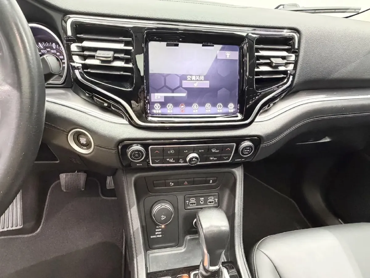 2018 Jeep Grand Commander 2.0T 265HP L4 9AT,autocango,china used car exporter,china ev exporter,chinese used car exporter,chinese used ev exporter