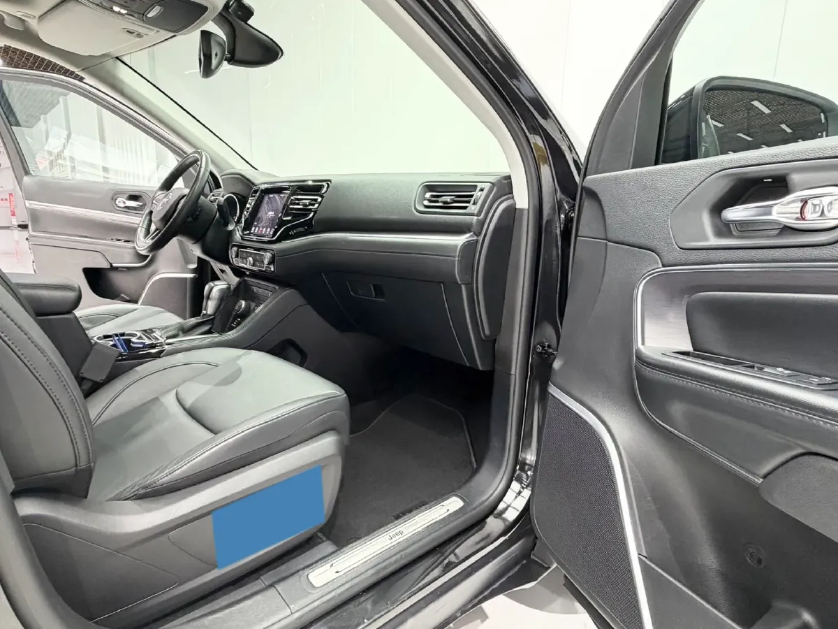 2018 Jeep Grand Commander 2.0T 265HP L4 9AT,autocango,china used car exporter,china ev exporter,chinese used car exporter,chinese used ev exporter