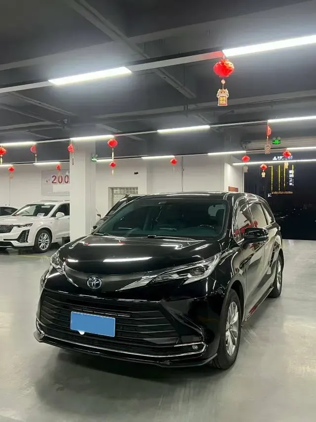 2023 Toyota Sienna 2.5L 189HP L4 E-CVT Hybrid,autocango,china used car exporter,china ev exporter,chinese used car exporter,chinese used ev exporter