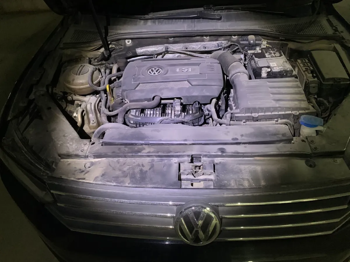 2018 Volkswagen Magotan 1.8T 180HP L4 7DCT,autocango,china used car exporter,china ev exporter,chinese used car exporter,chinese used ev exporter