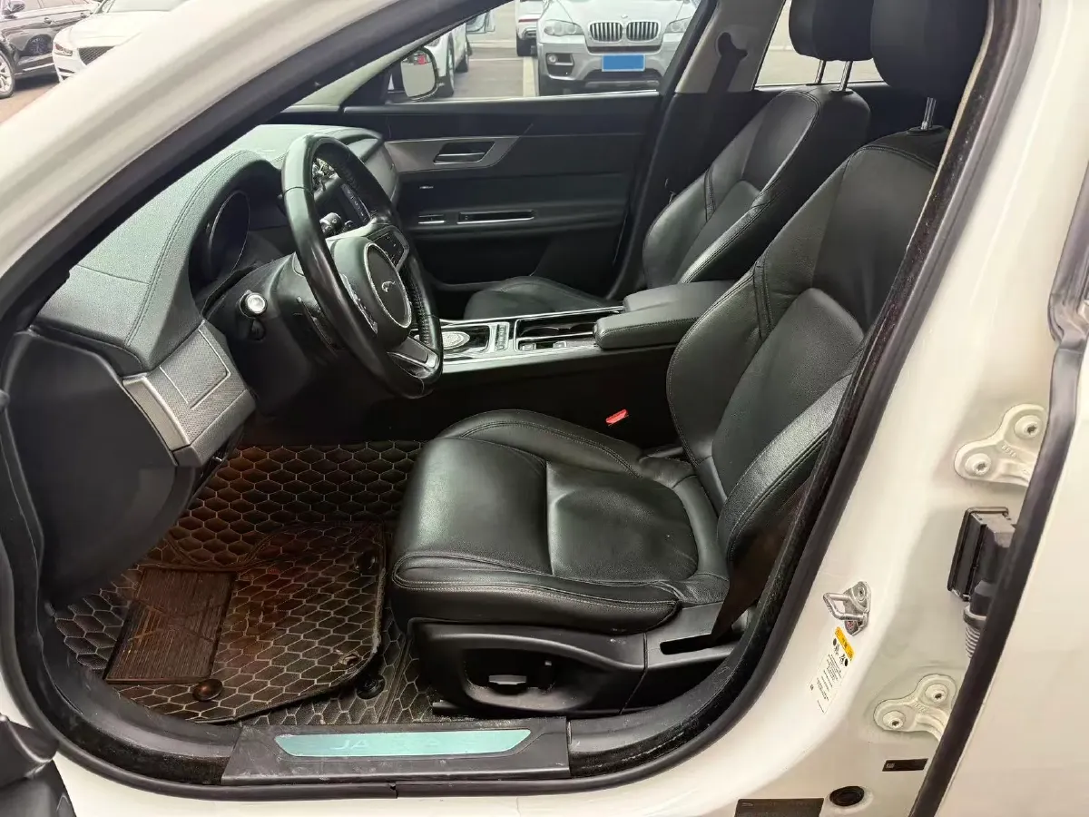 2018 Jaguar XFL 2.0T 200HP L4 8AT,autocango,china used car exporter,china ev exporter,chinese used car exporter,chinese used ev exporter