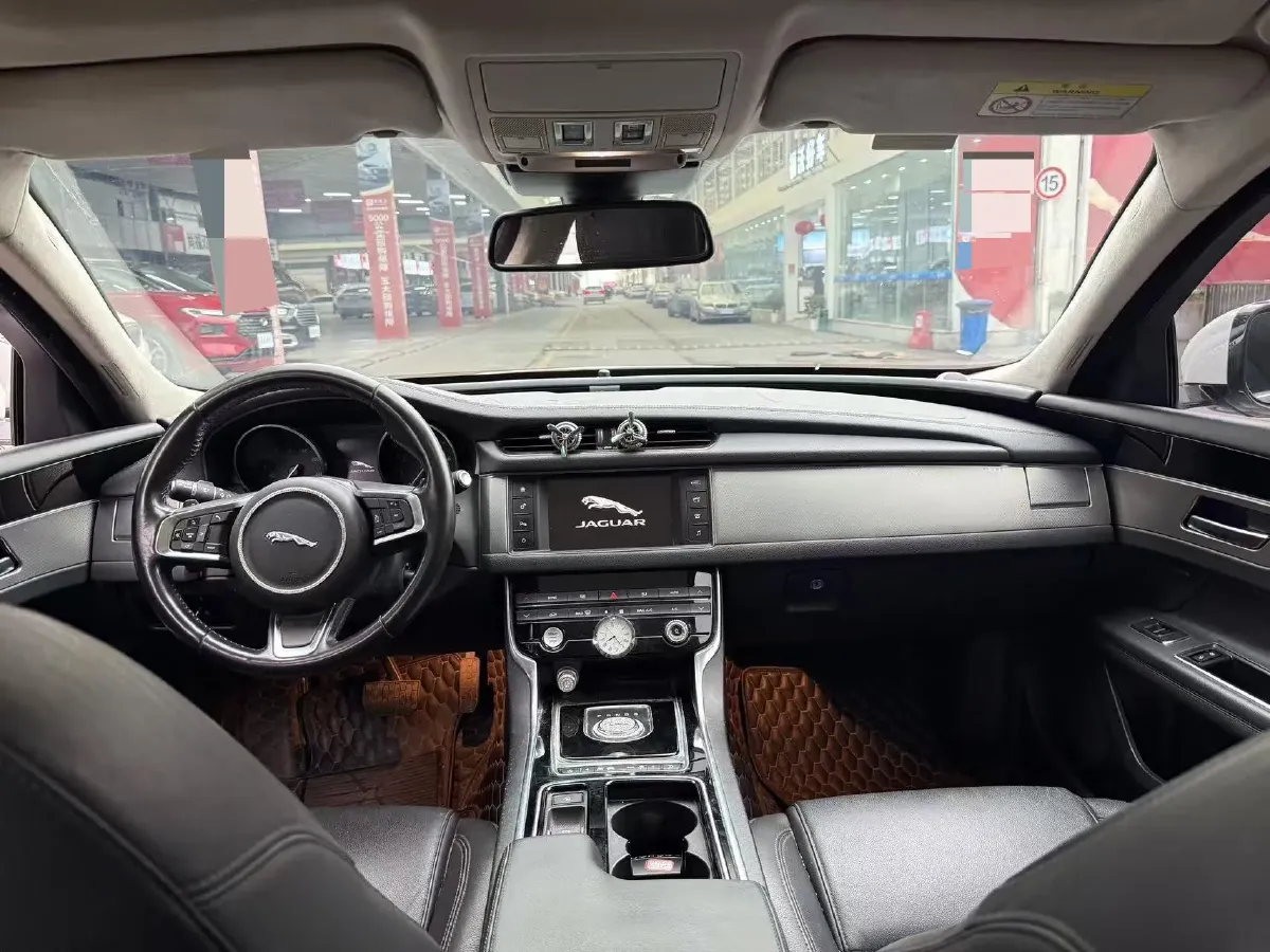 2018 Jaguar XFL 2.0T 200HP L4 8AT,autocango,china used car exporter,china ev exporter,chinese used car exporter,chinese used ev exporter