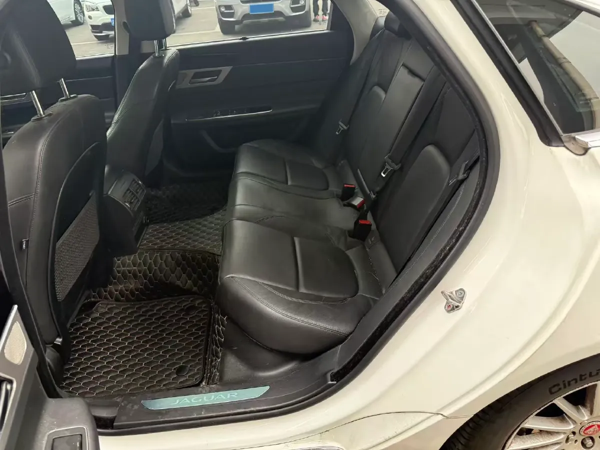 2018 Jaguar XFL 2.0T 200HP L4 8AT,autocango,china used car exporter,china ev exporter,chinese used car exporter,chinese used ev exporter