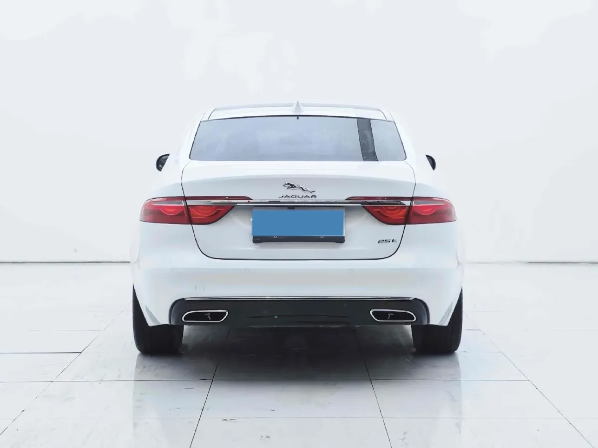 2018 Jaguar XFL 2.0T 200HP L4 8AT,autocango,china used car exporter,china ev exporter,chinese used car exporter,chinese used ev exporter