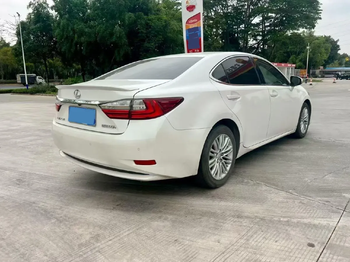 2015 Lexus ES 2.0L 167HP L4 6AT,autocango,china used car exporter,china ev exporter,chinese used car exporter,chinese used ev exporter